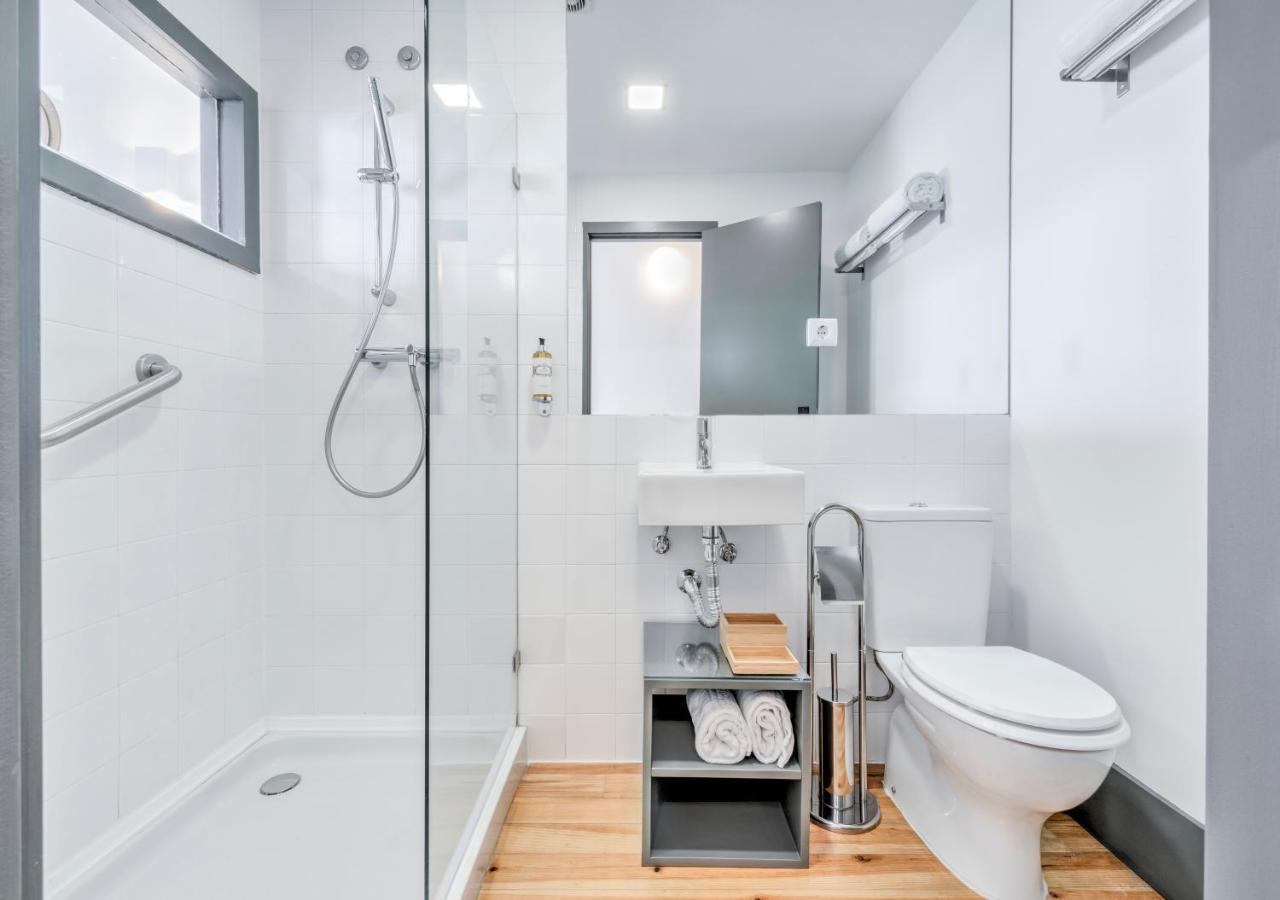 Oporto Street Fonte Taurina - Riverfront Suites (Adults Only) Room photo