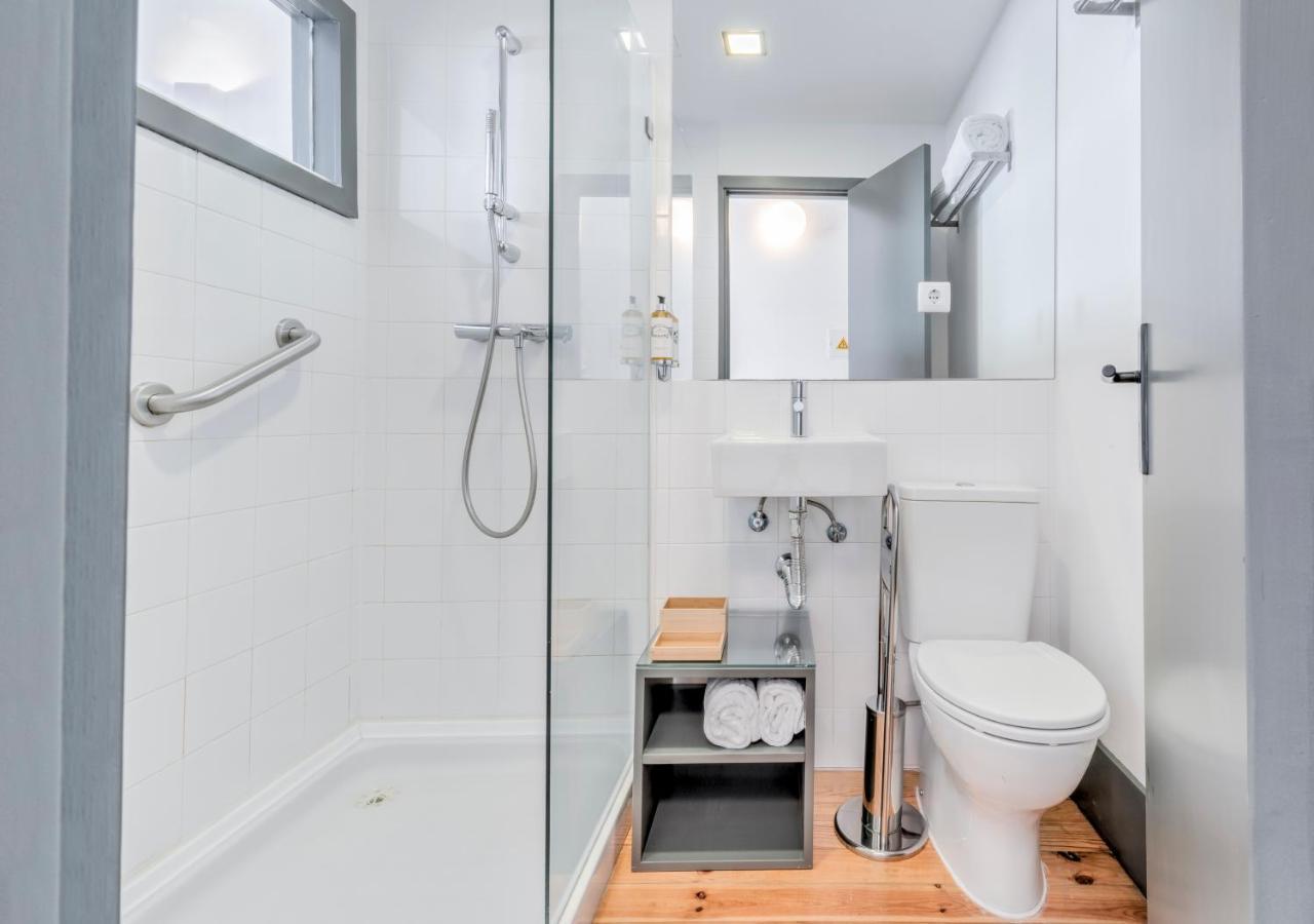 Oporto Street Fonte Taurina - Riverfront Suites (Adults Only) Room photo