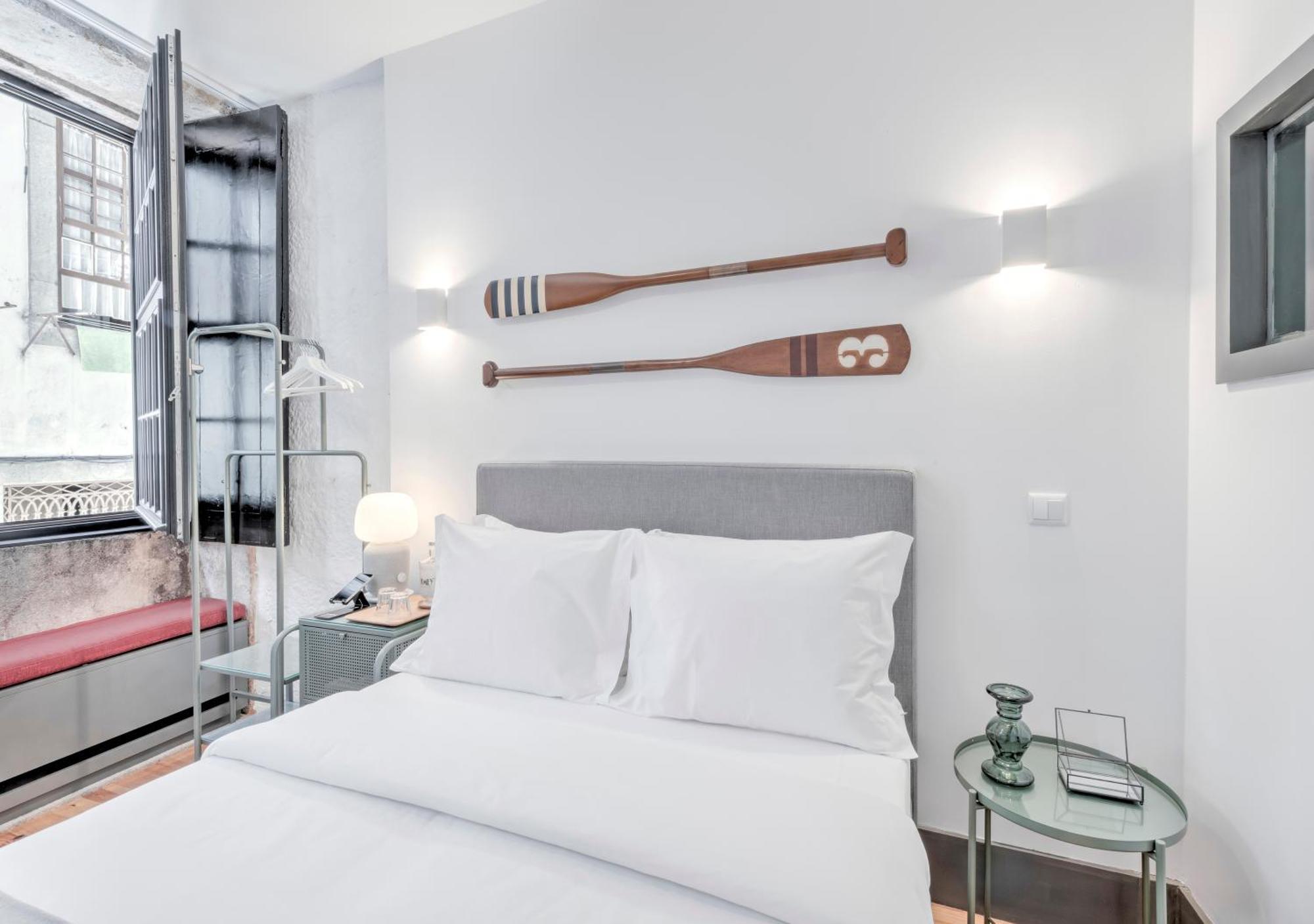 Oporto Street Fonte Taurina - Riverfront Suites (Adults Only) Room photo