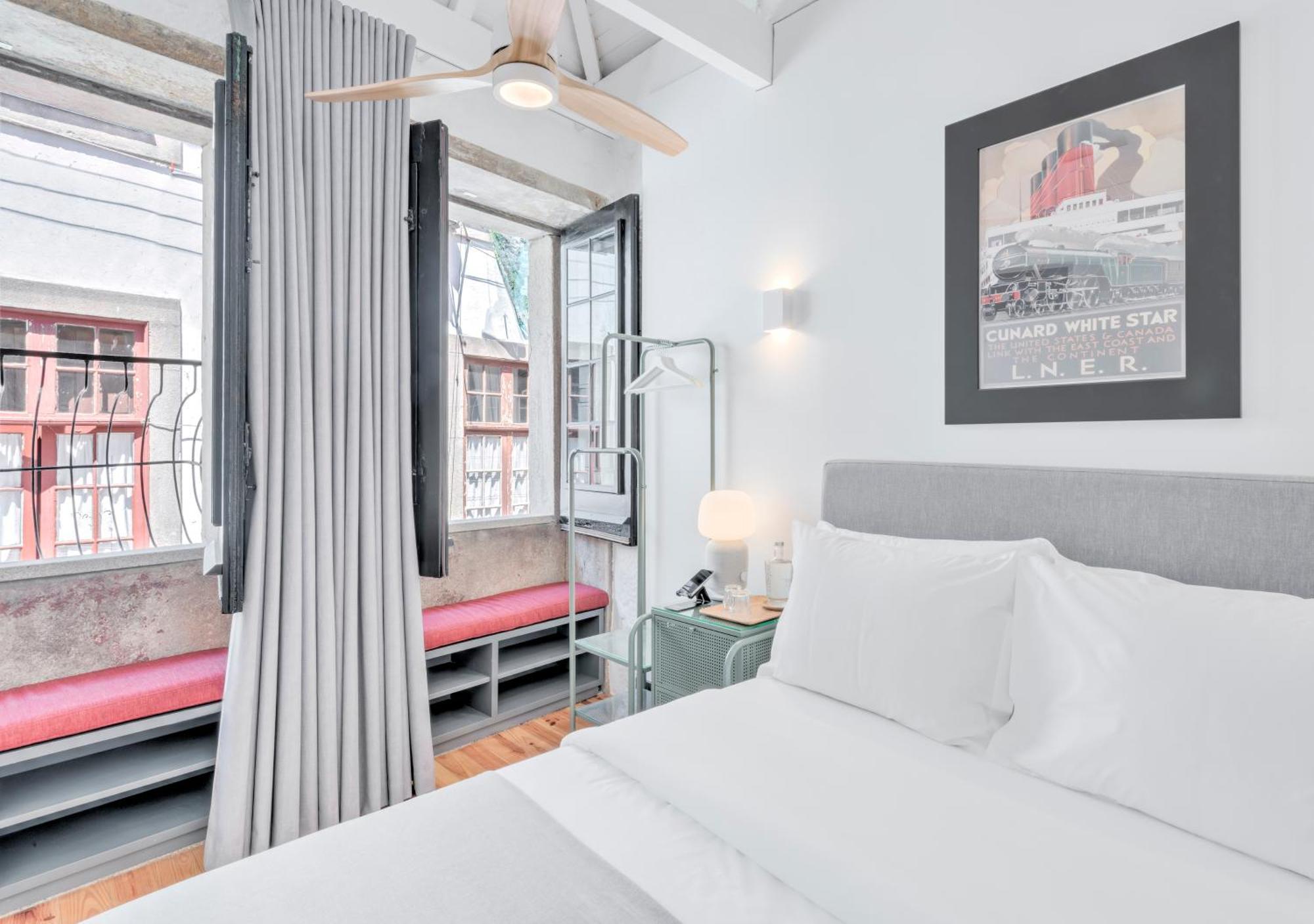 Oporto Street Fonte Taurina - Riverfront Suites (Adults Only) Room photo