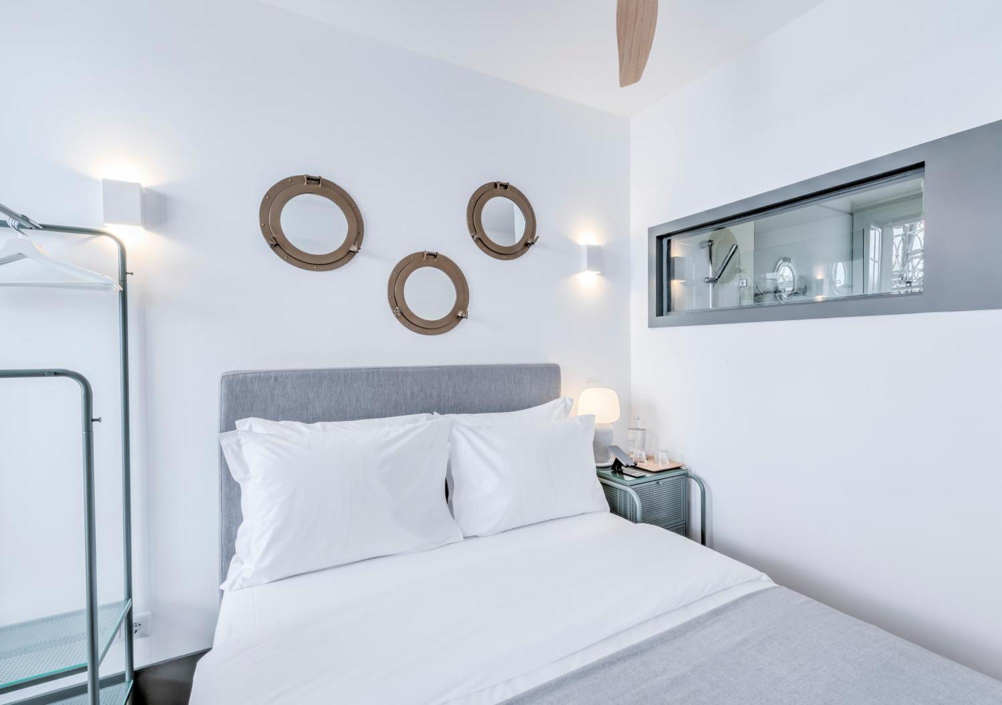 Oporto Street Fonte Taurina - Riverfront Suites (Adults Only) Room photo