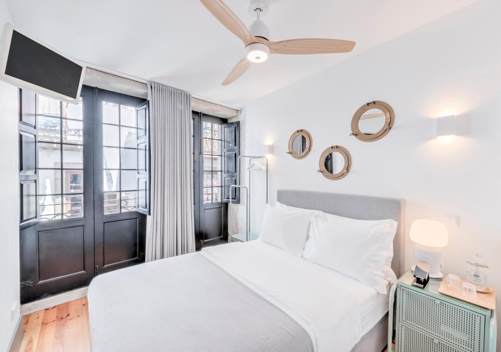 Oporto Street Fonte Taurina - Riverfront Suites (Adults Only) Room photo